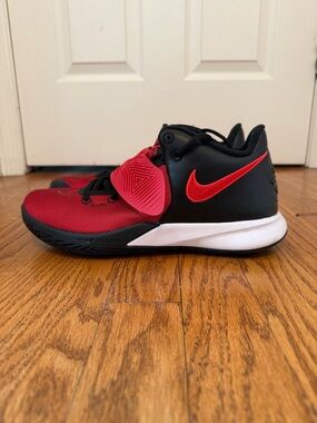 Men’s Nike Kyrie Flytrap 3 Basketball Sneakers